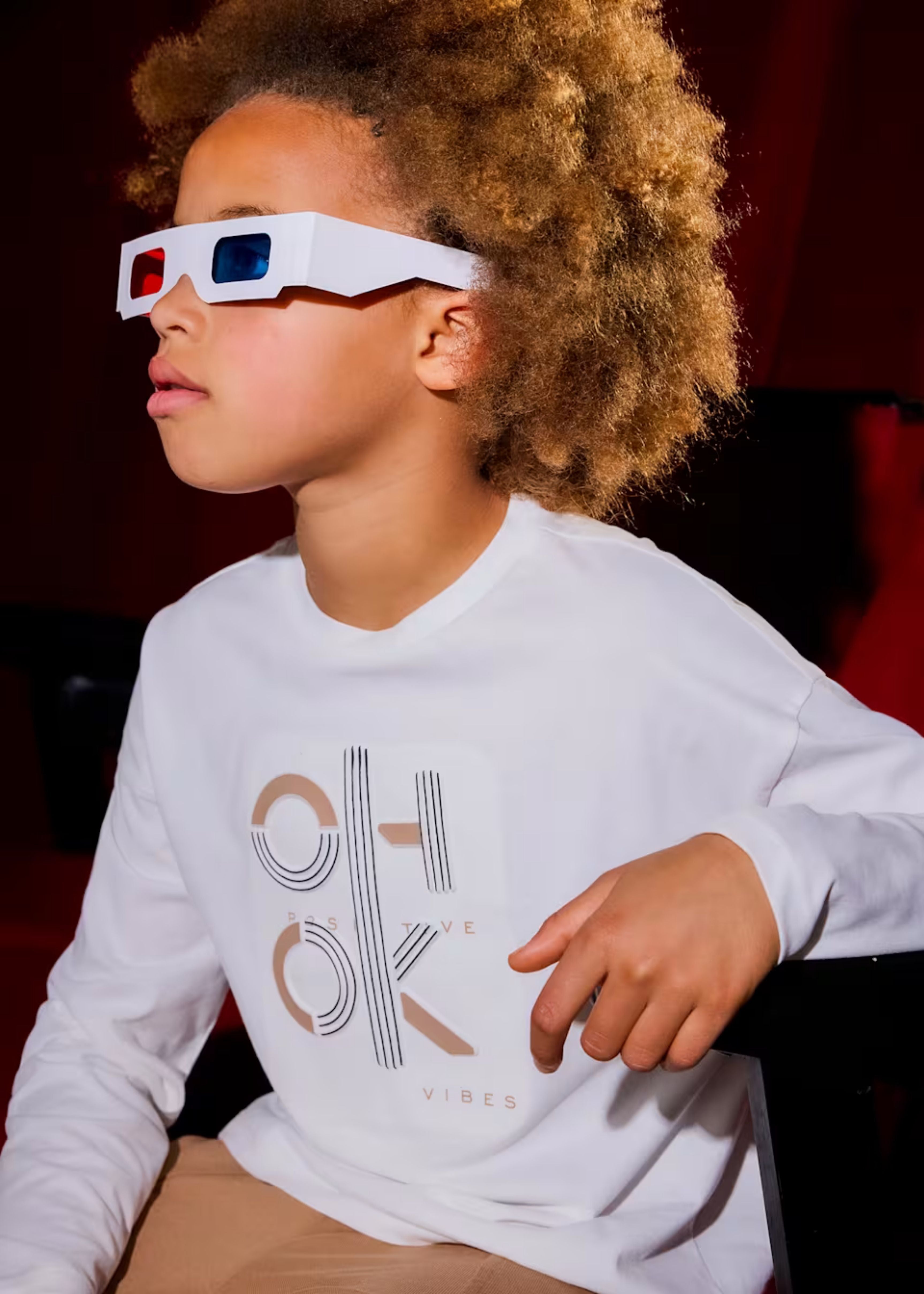 Camiseta Letras Relieve