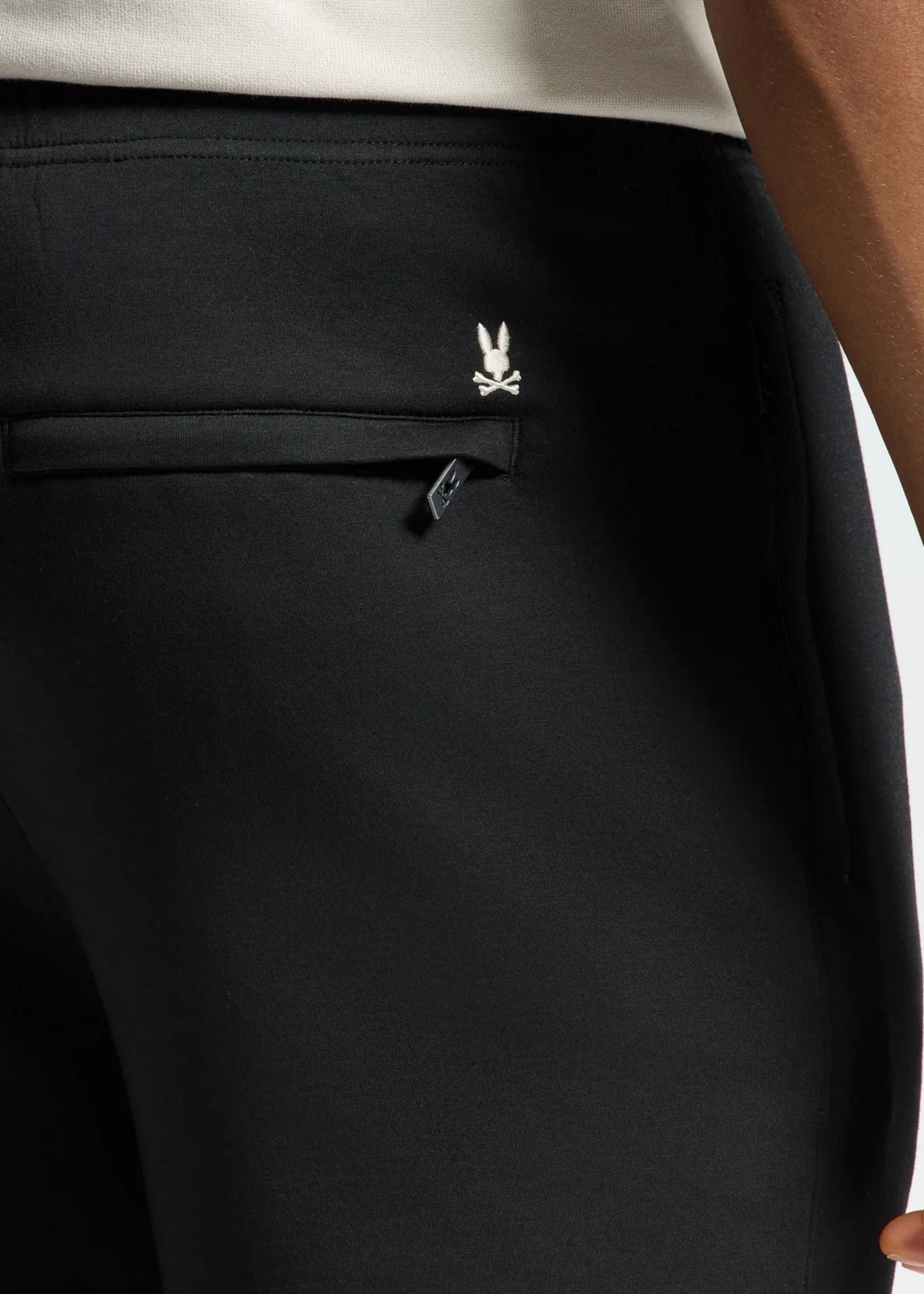 Joggers Desert Negro Logotipo Bordado