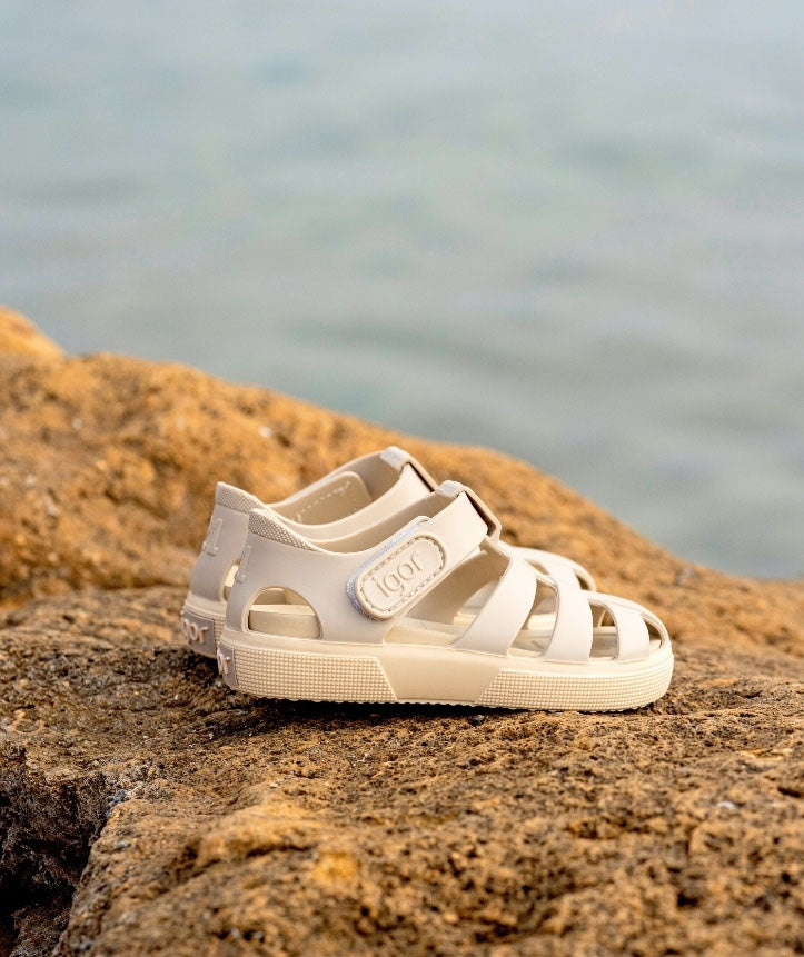 Sandalias Bay Sand