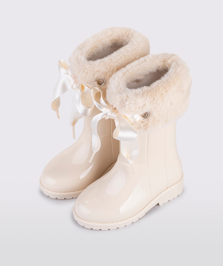 Bota Campera Charol Crema