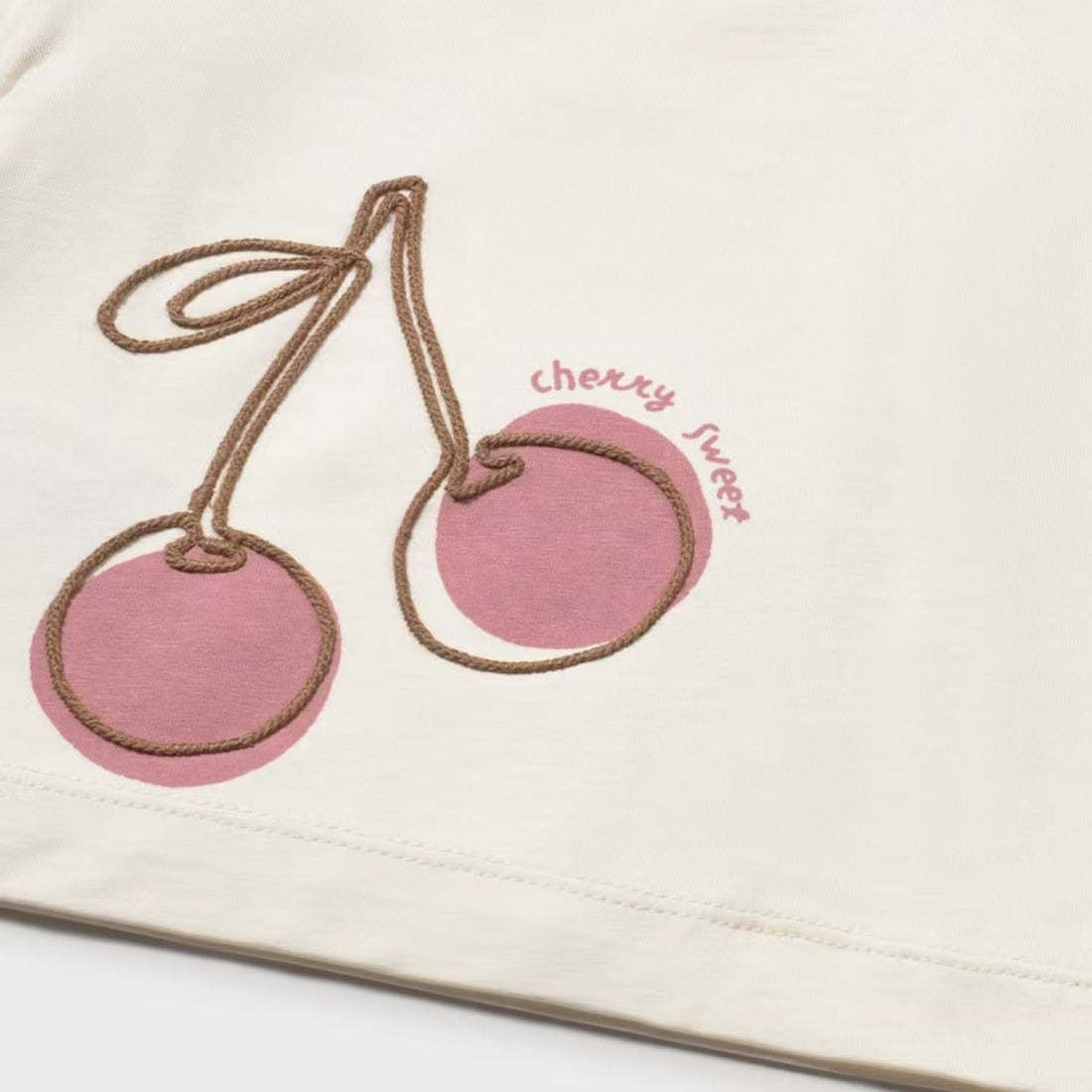 Camiseta Cherry Marfil