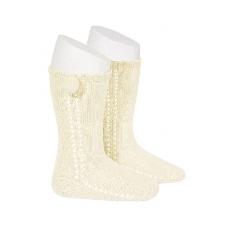 Calcetines Altos Calado Cava Borla Lateral Niña