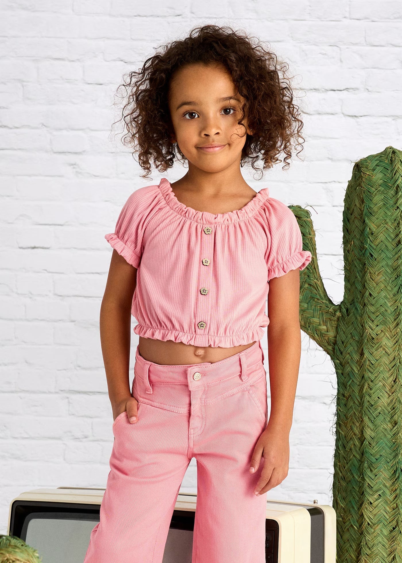 Camiseta Cropped Off-Shoulder Salmón
