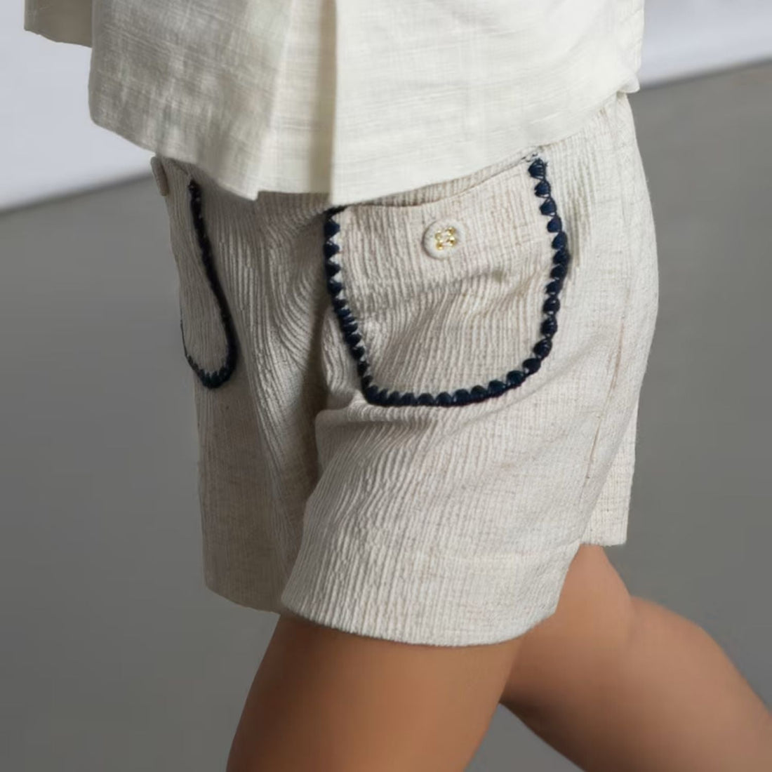 Shorts Bolsillos Bordados Lino