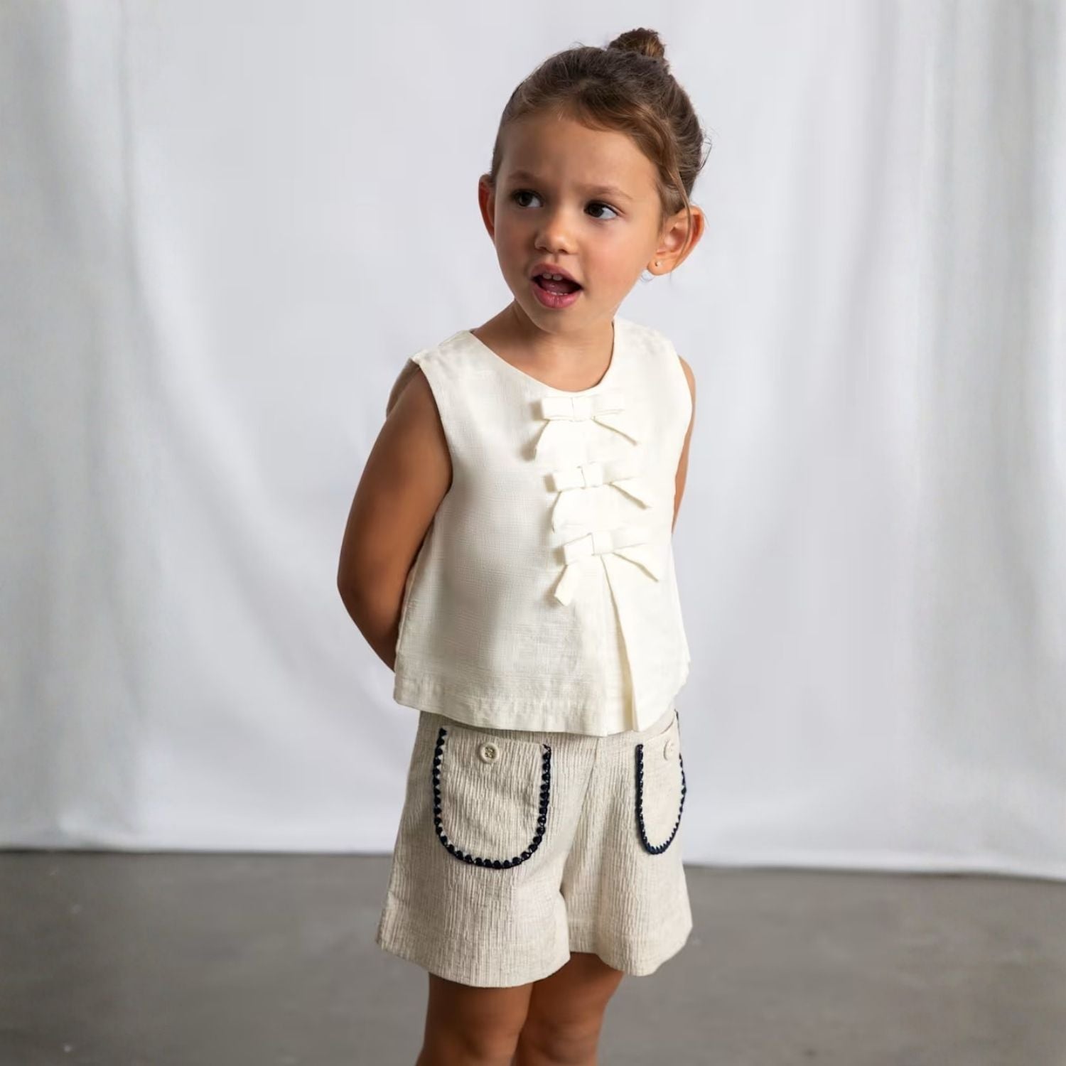 Shorts Bolsillos Bordados Lino