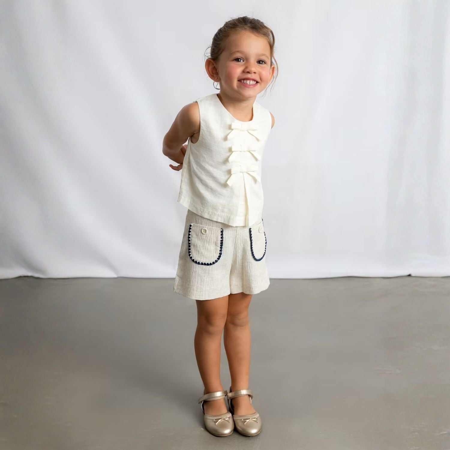 Shorts Bolsillos Bordados Lino