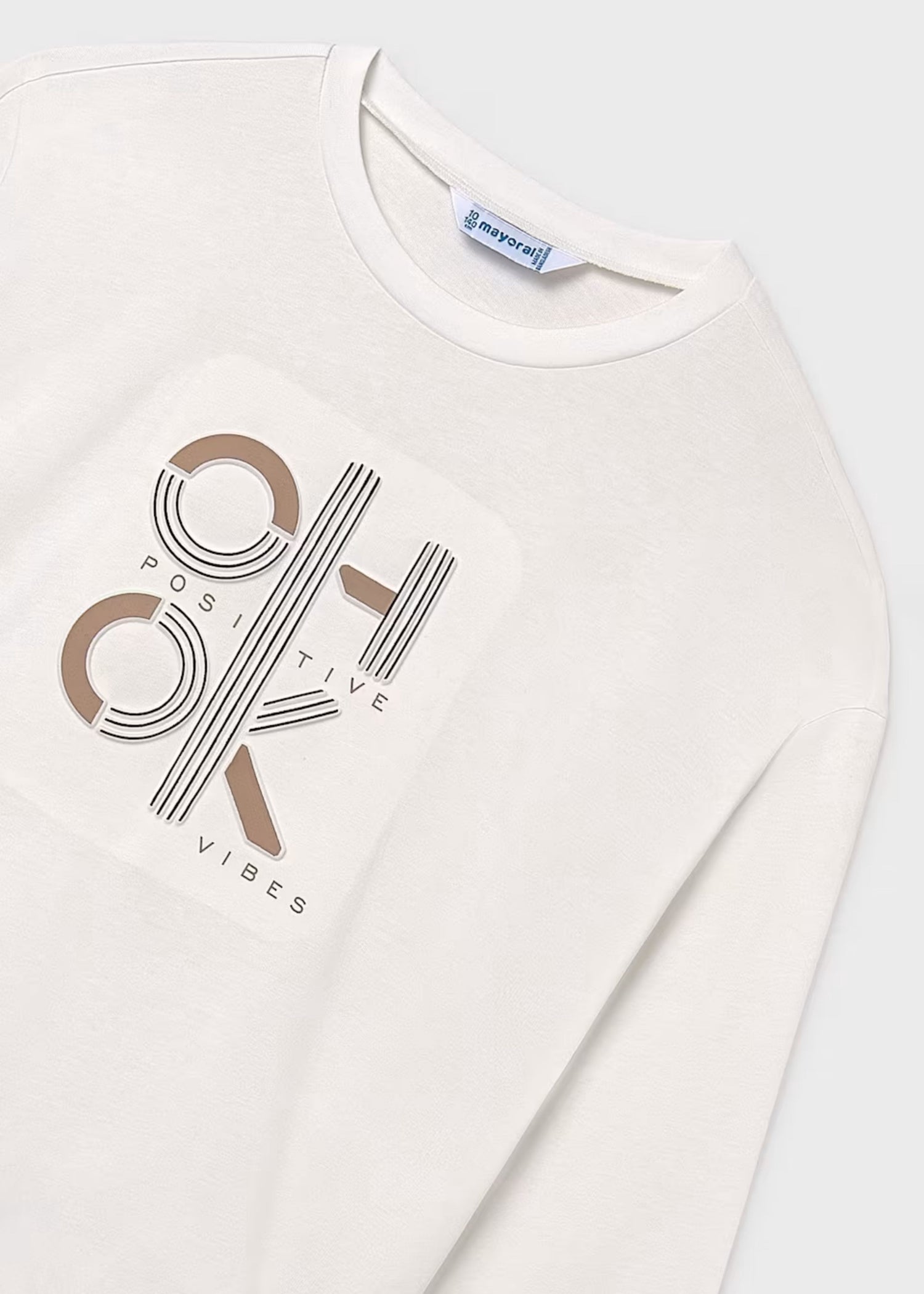 Camiseta Letras Relieve