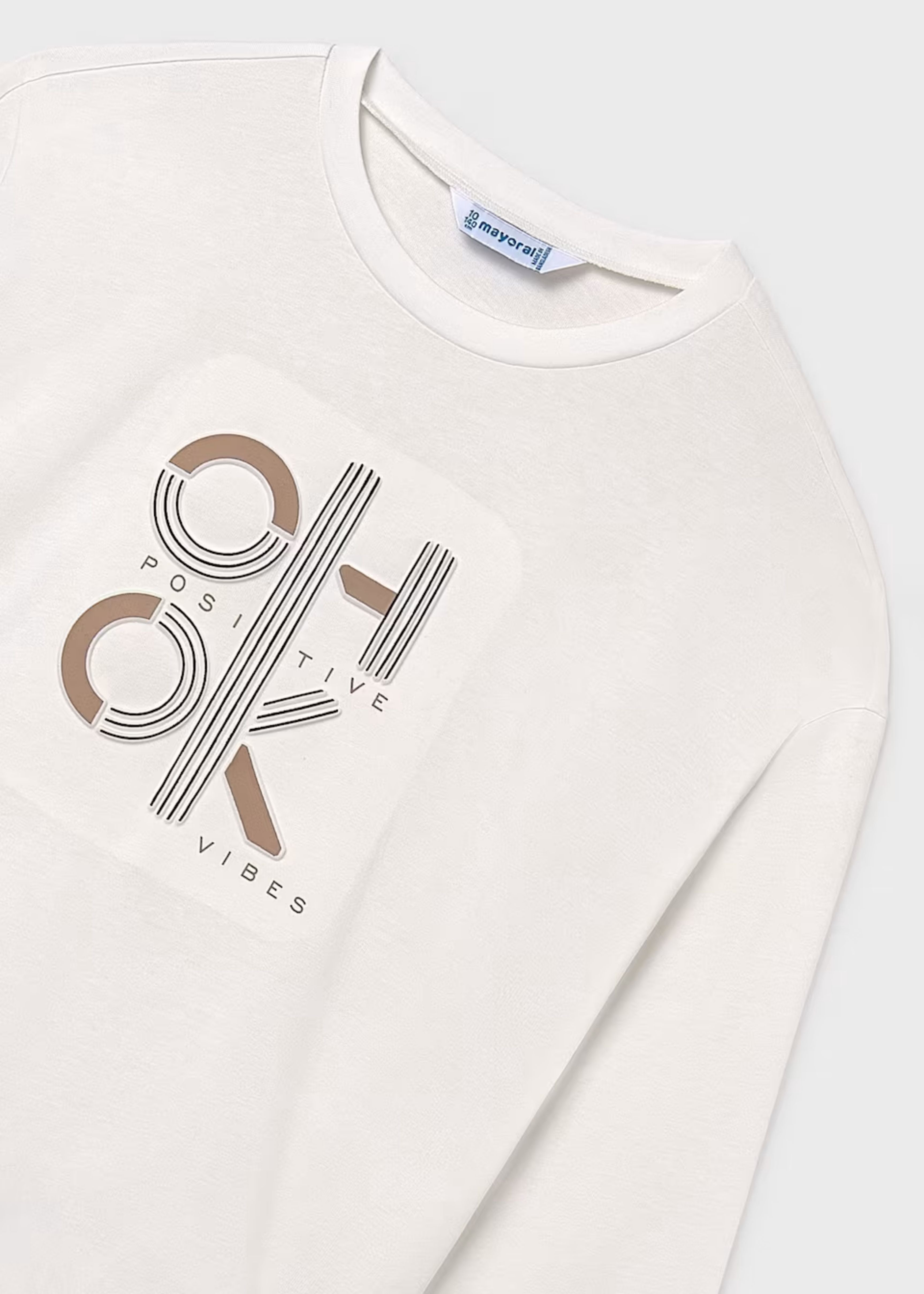 Camiseta Letras Relieve