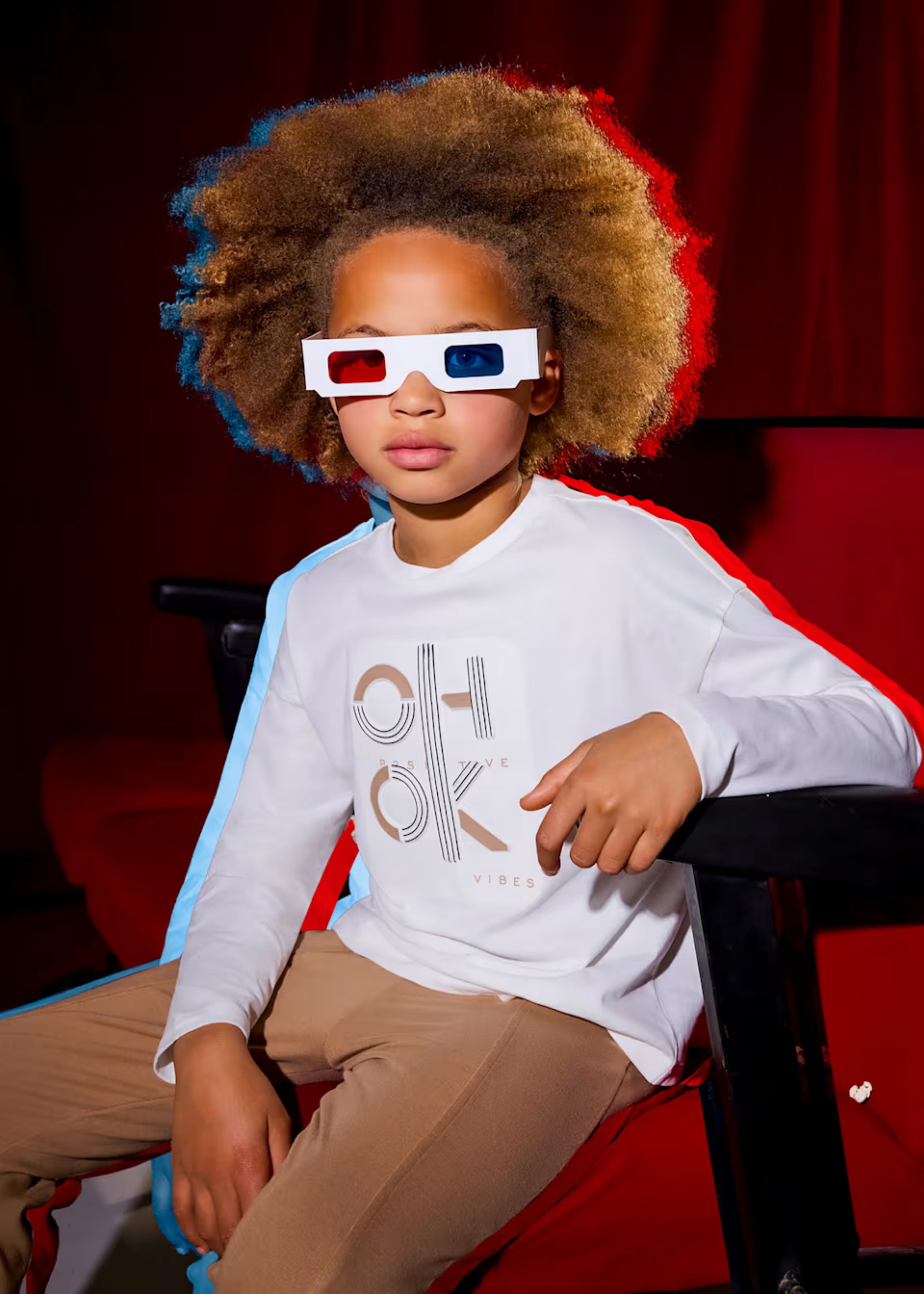 Camiseta Letras Relieve