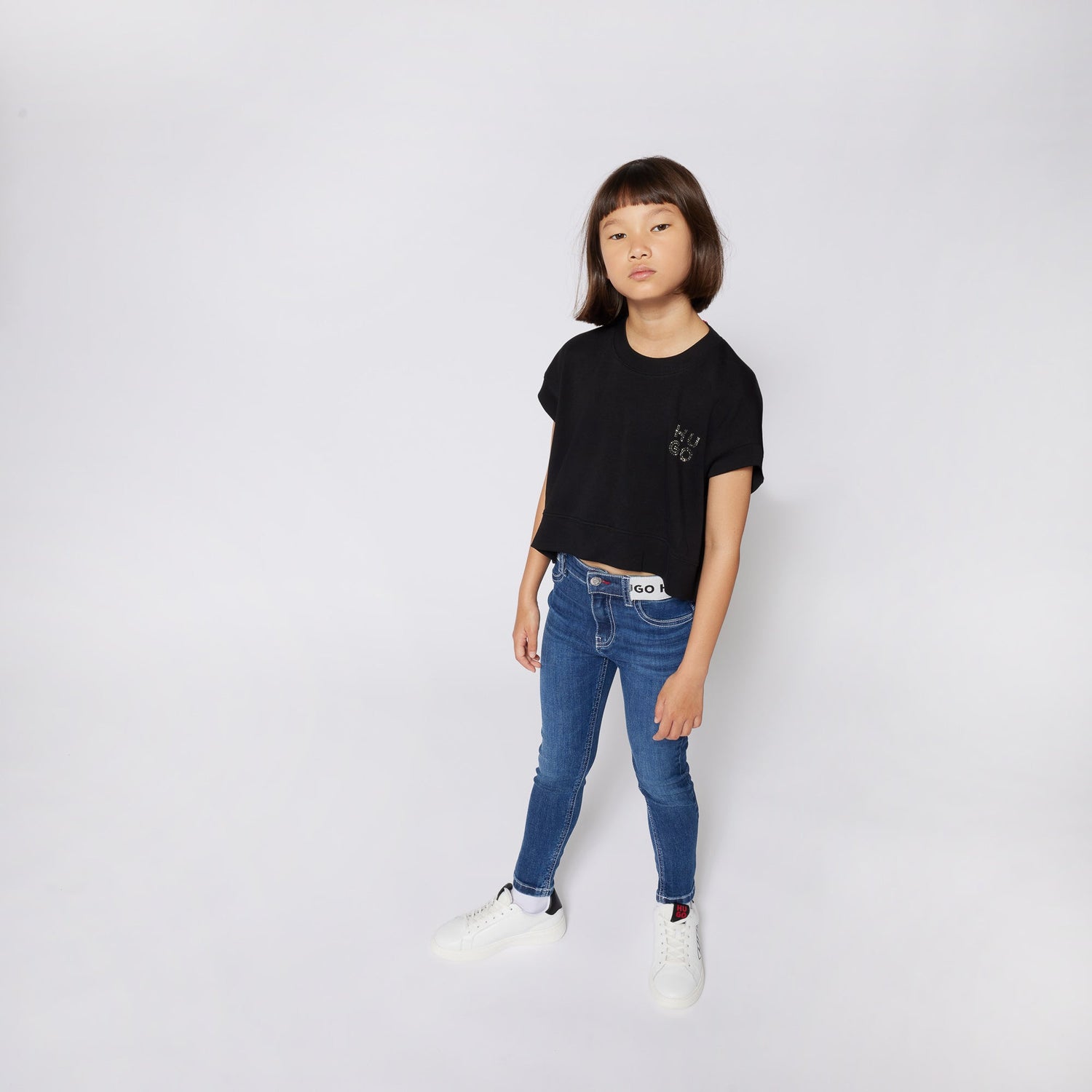 Camiseta Cropped Sin Manga Negra Interlock