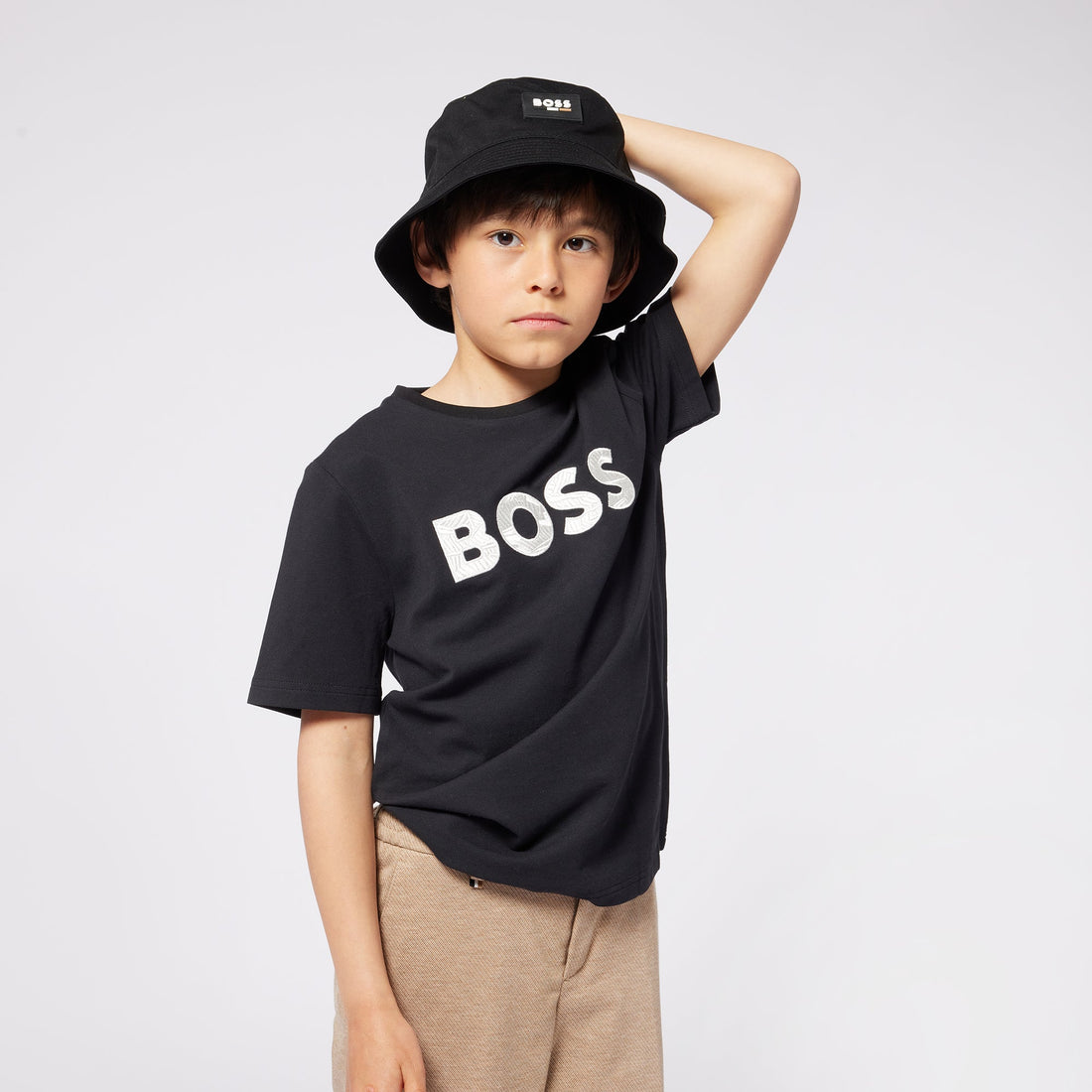 Camiseta Piqué Algodón Negra Logotipo Icónico Bordado Niño