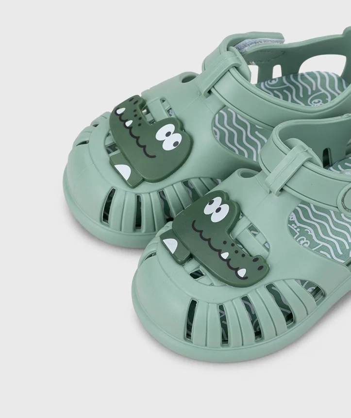 Sandalias Tobby Croco Matcha